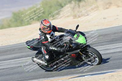 media/Dec-01-2025-Moto Forza (Mon) [[2daa91e15f]]/2-Intermediate Group/Session 4 Turn 9/